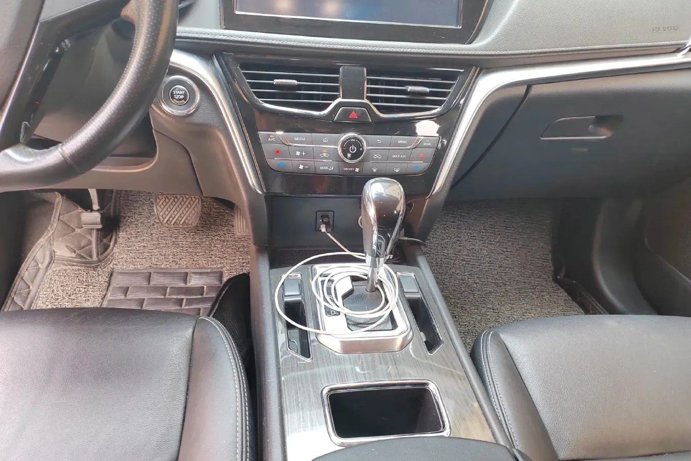 2017 Venucia T90 2.0L 144HP L4 CVT,autocango,china used car exporter,china ev exporter,chinese used car exporter,chinese used ev exporter