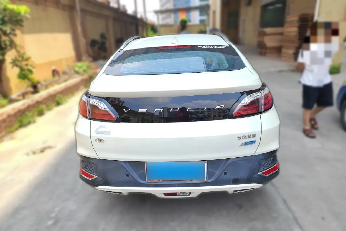 2017 Venucia T90 2.0L 144HP L4 CVT,autocango,china used car exporter,china ev exporter,chinese used car exporter,chinese used ev exporter