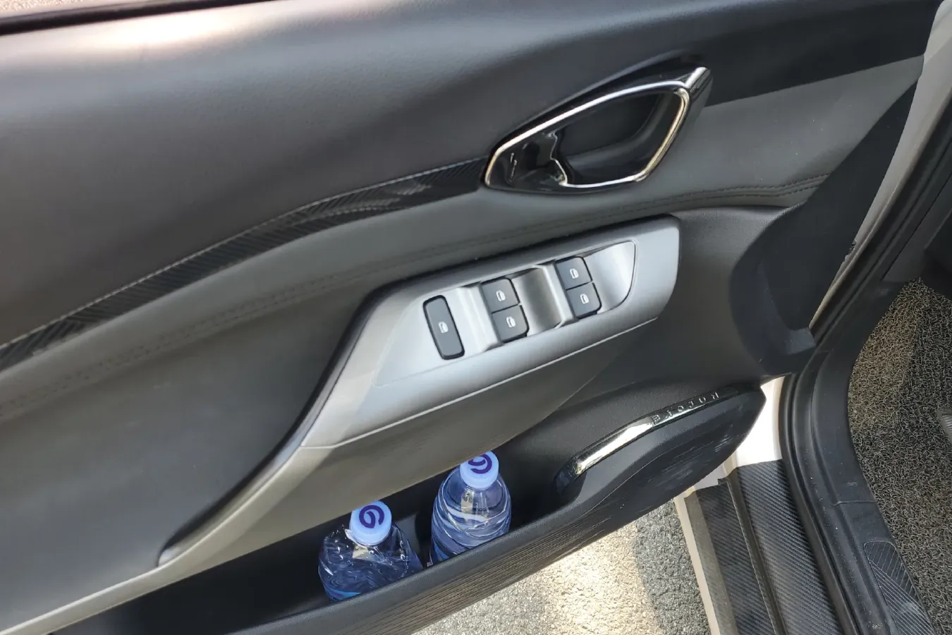 2020 BaoJun RC-5 1.5T 147HP L4 CVT,autocango,china used car exporter,china ev exporter,chinese used car exporter,chinese used ev exporter