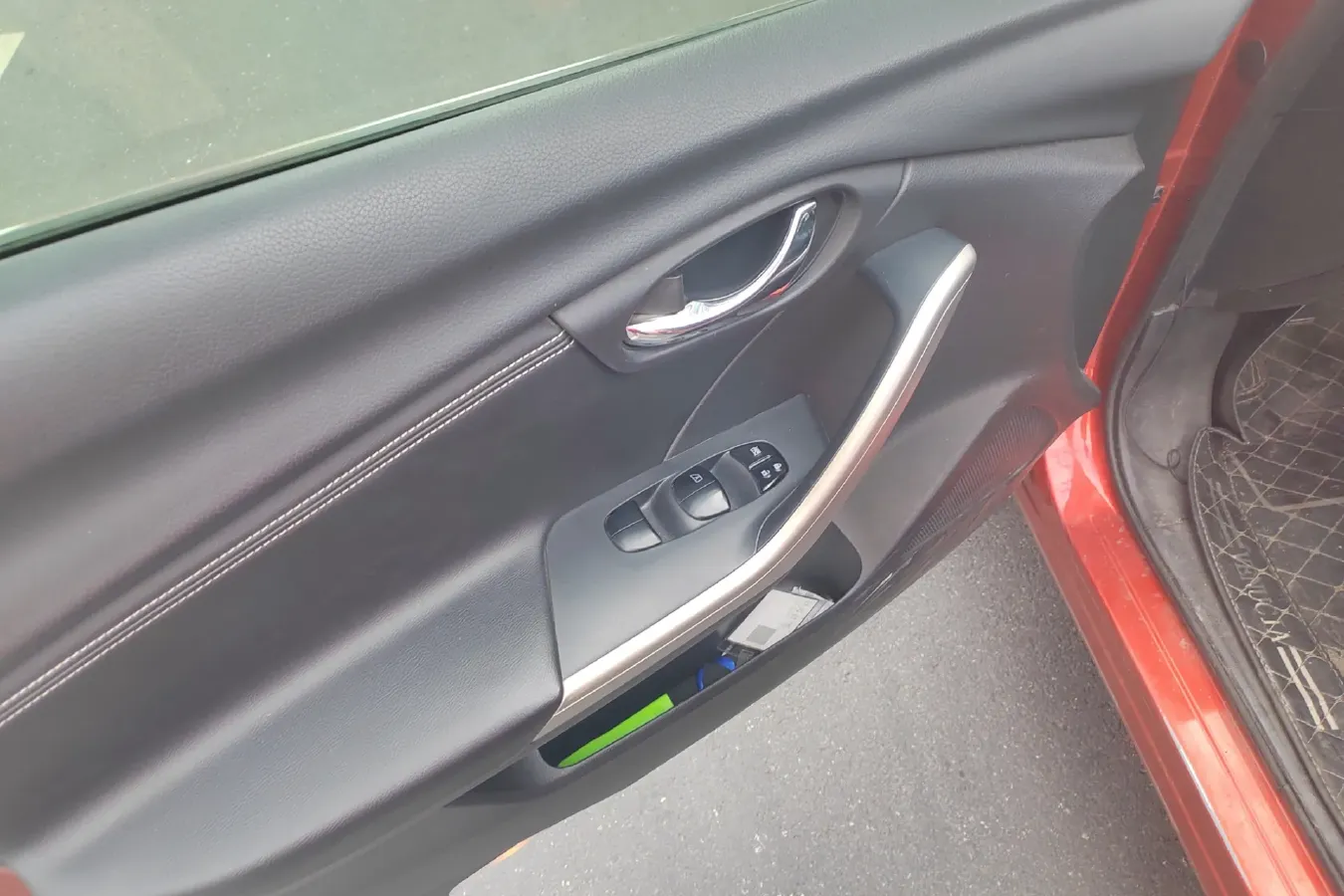 2017 Venucia T90 2.0L 144HP L4 CVT,autocango,china used car exporter,china ev exporter,chinese used car exporter,chinese used ev exporter