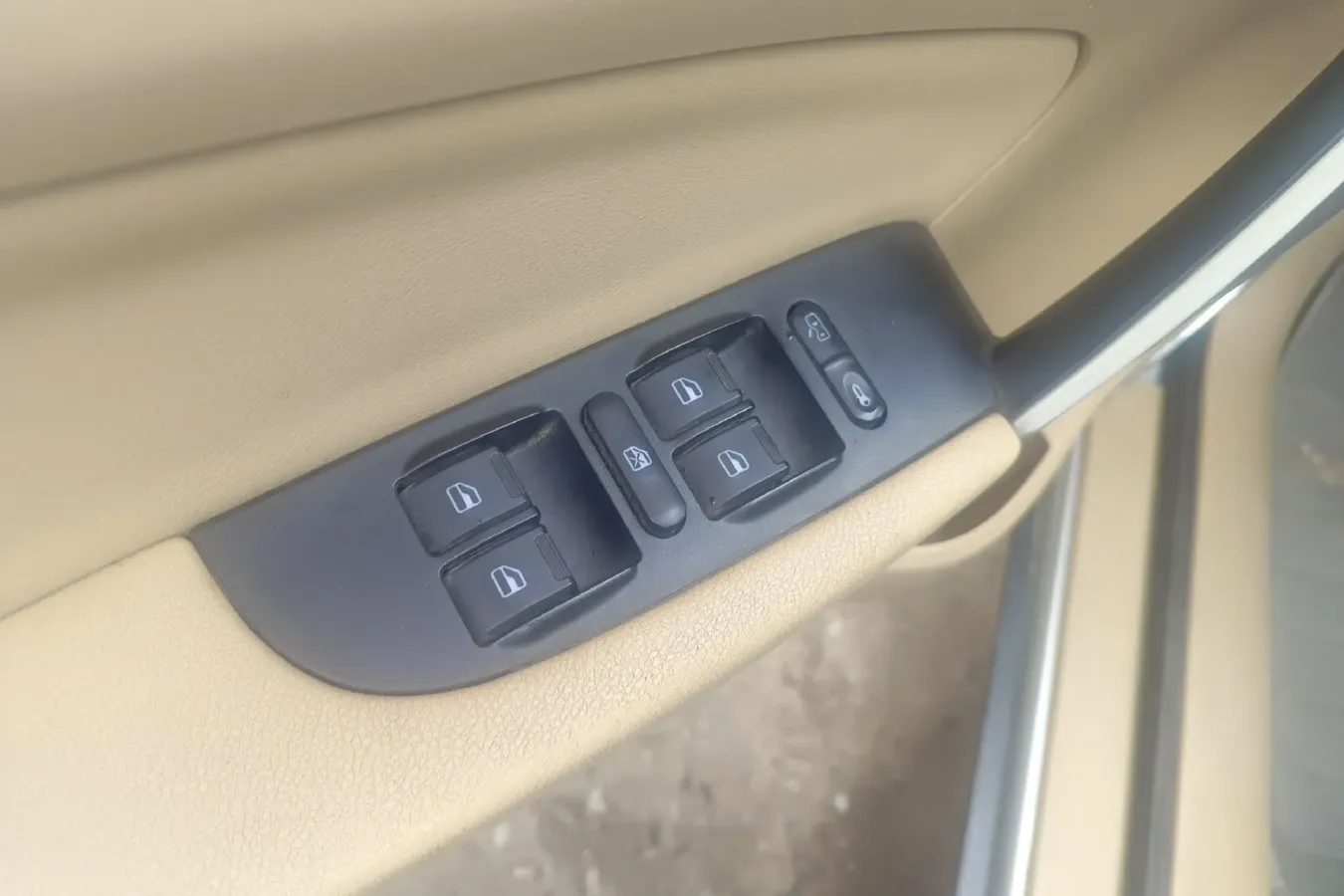 2010 Chery A3 1.6L 126HP L4 5MT,autocango,china used car exporter,china ev exporter,chinese used car exporter,chinese used ev exporter