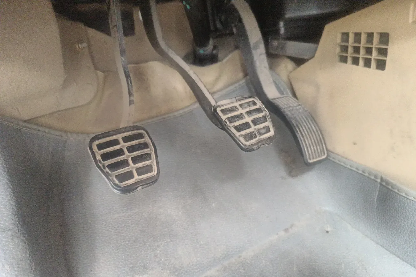 2010 Chery A3 1.6L 126HP L4 5MT,autocango,china used car exporter,china ev exporter,chinese used car exporter,chinese used ev exporter