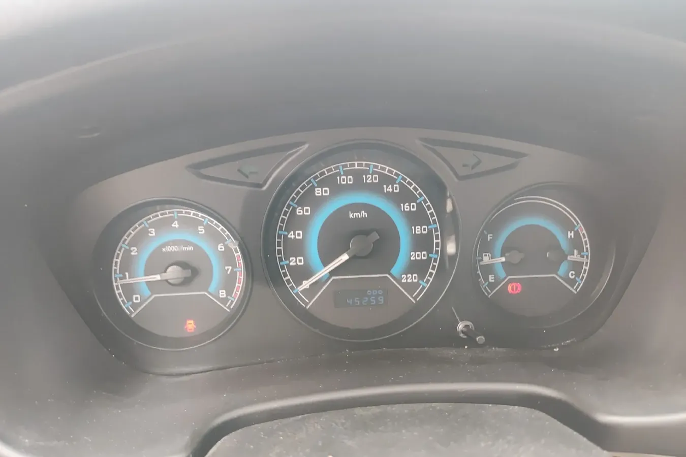 2015 Soueast V3 1.5L 120HP L4 5MT,autocango,china used car exporter,china ev exporter,chinese used car exporter,chinese used ev exporter