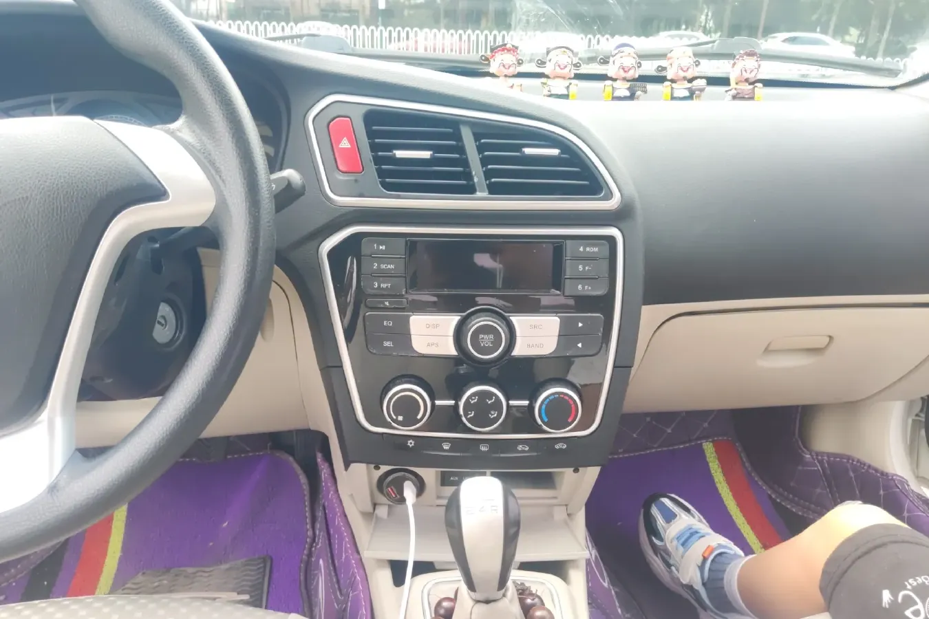 2015 Soueast V3 1.5L 120HP L4 5MT,autocango,china used car exporter,china ev exporter,chinese used car exporter,chinese used ev exporter