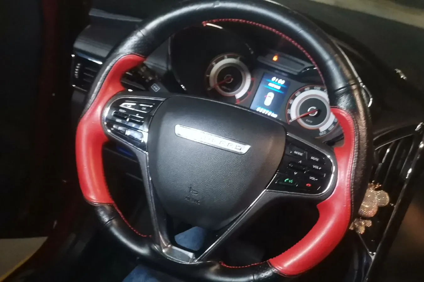 2017 Leopaard CS9 1.5L 113HP L4 CVT,autocango,china used car exporter,china ev exporter,chinese used car exporter,chinese used ev exporter