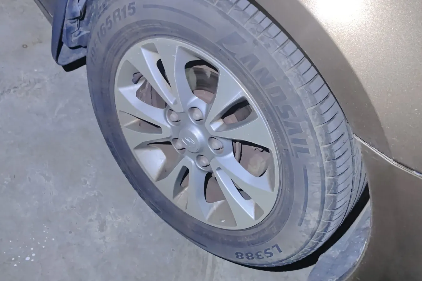 2015 Soueast V5 1.5L 120HP L4 5MT,autocango,china used car exporter,china ev exporter,chinese used car exporter,chinese used ev exporter