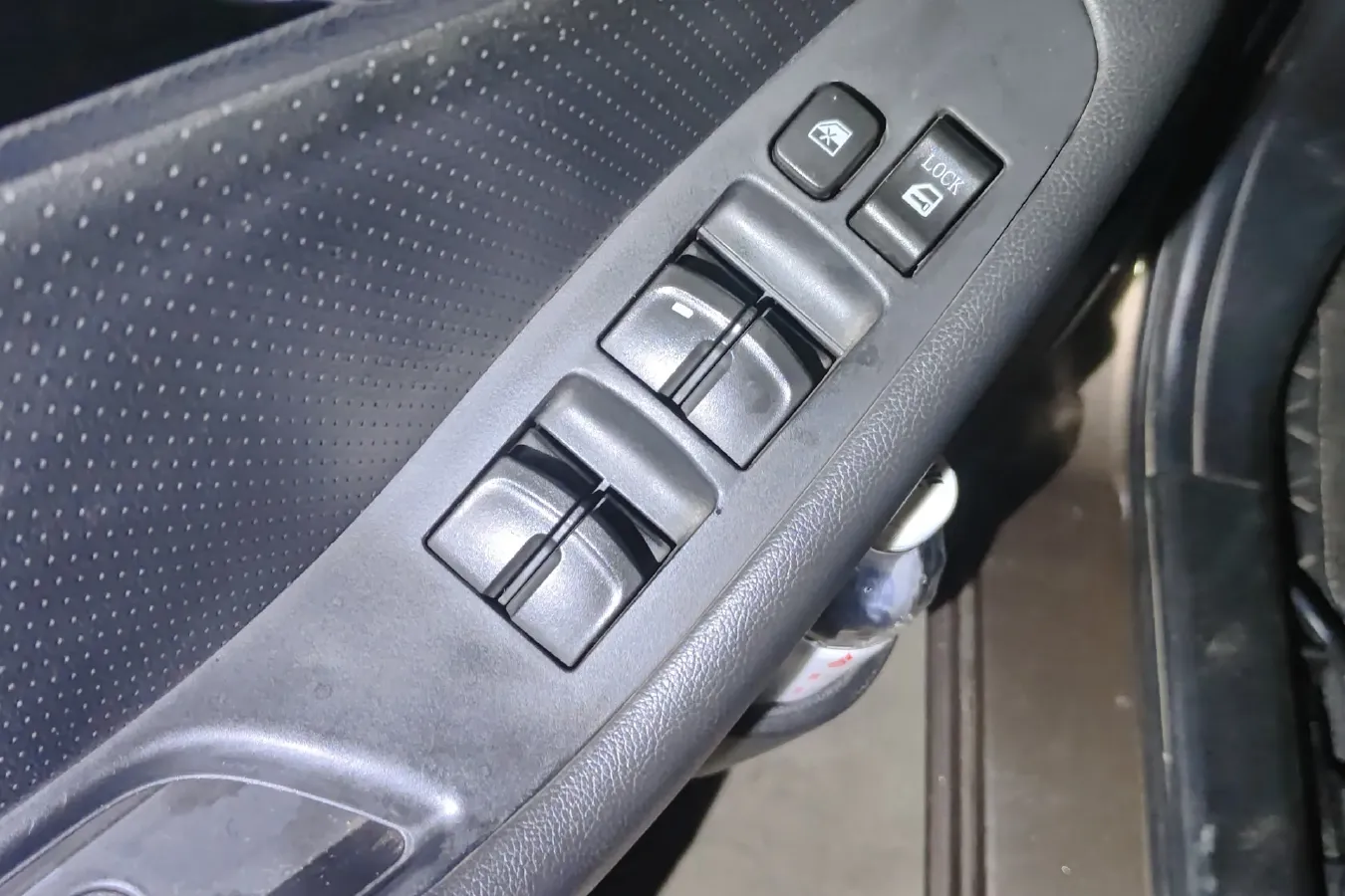 2015 Soueast V5 1.5L 120HP L4 5MT,autocango,china used car exporter,china ev exporter,chinese used car exporter,chinese used ev exporter