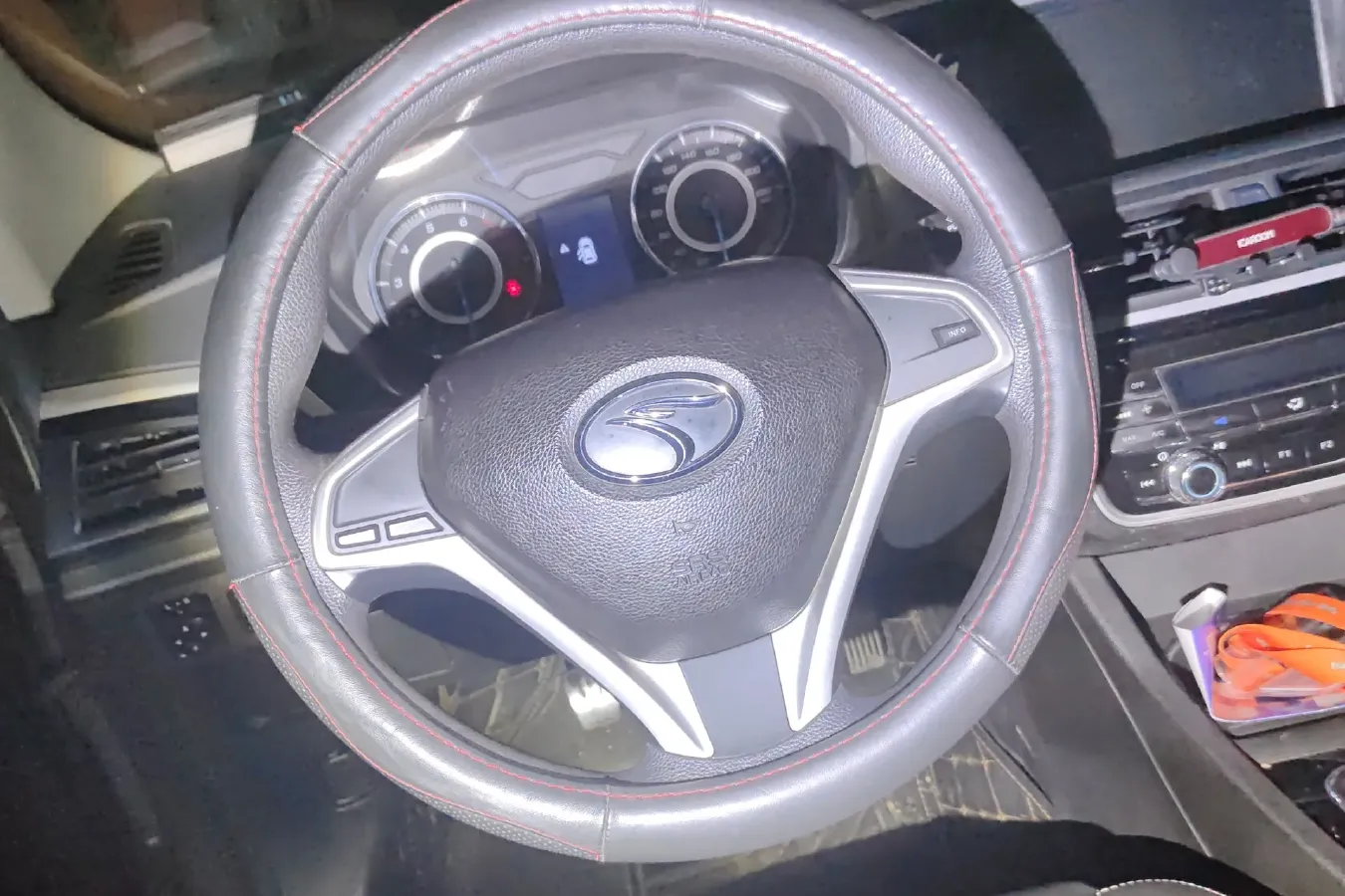 2015 Soueast V5 1.5L 120HP L4 5MT,autocango,china used car exporter,china ev exporter,chinese used car exporter,chinese used ev exporter