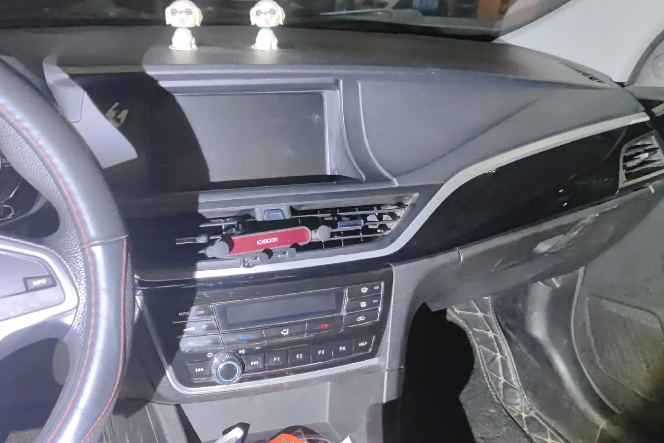 2015 Soueast V5 1.5L 120HP L4 5MT,autocango,china used car exporter,china ev exporter,chinese used car exporter,chinese used ev exporter