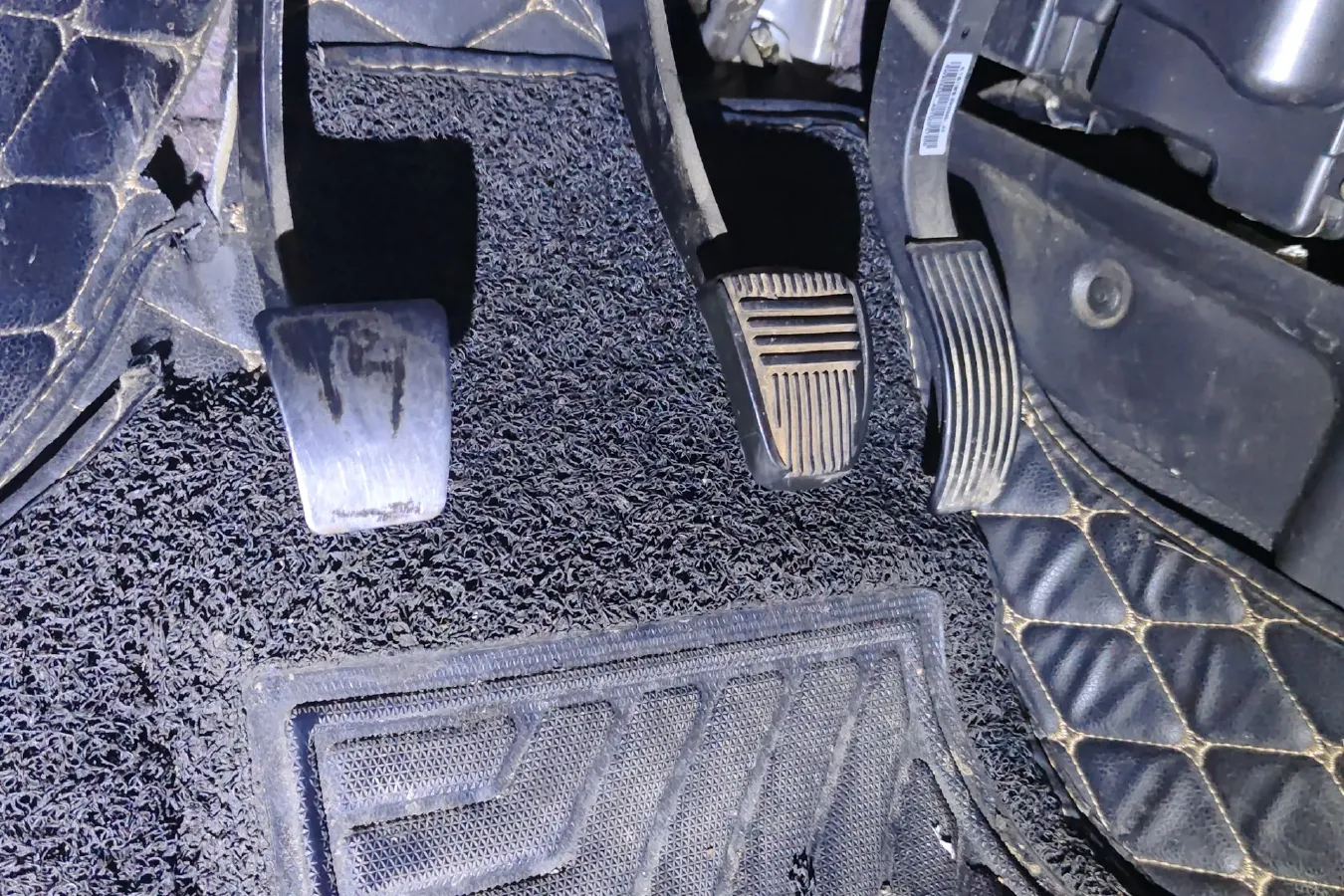 2015 Soueast V5 1.5L 120HP L4 5MT,autocango,china used car exporter,china ev exporter,chinese used car exporter,chinese used ev exporter