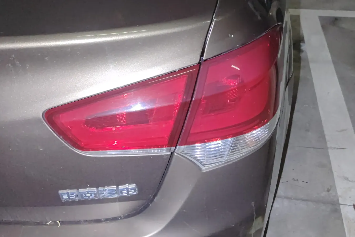 2015 Soueast V5 1.5L 120HP L4 5MT,autocango,china used car exporter,china ev exporter,chinese used car exporter,chinese used ev exporter