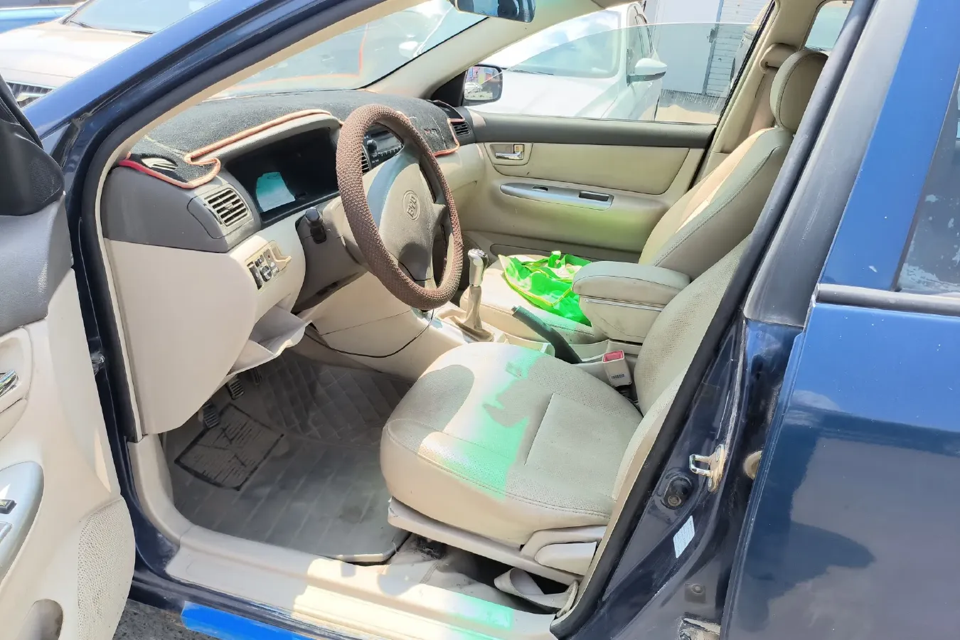 2011 BYD F3R 1.5L 107HP L4 5MT,autocango,china used car exporter,china ev exporter,chinese used car exporter,chinese used ev exporter