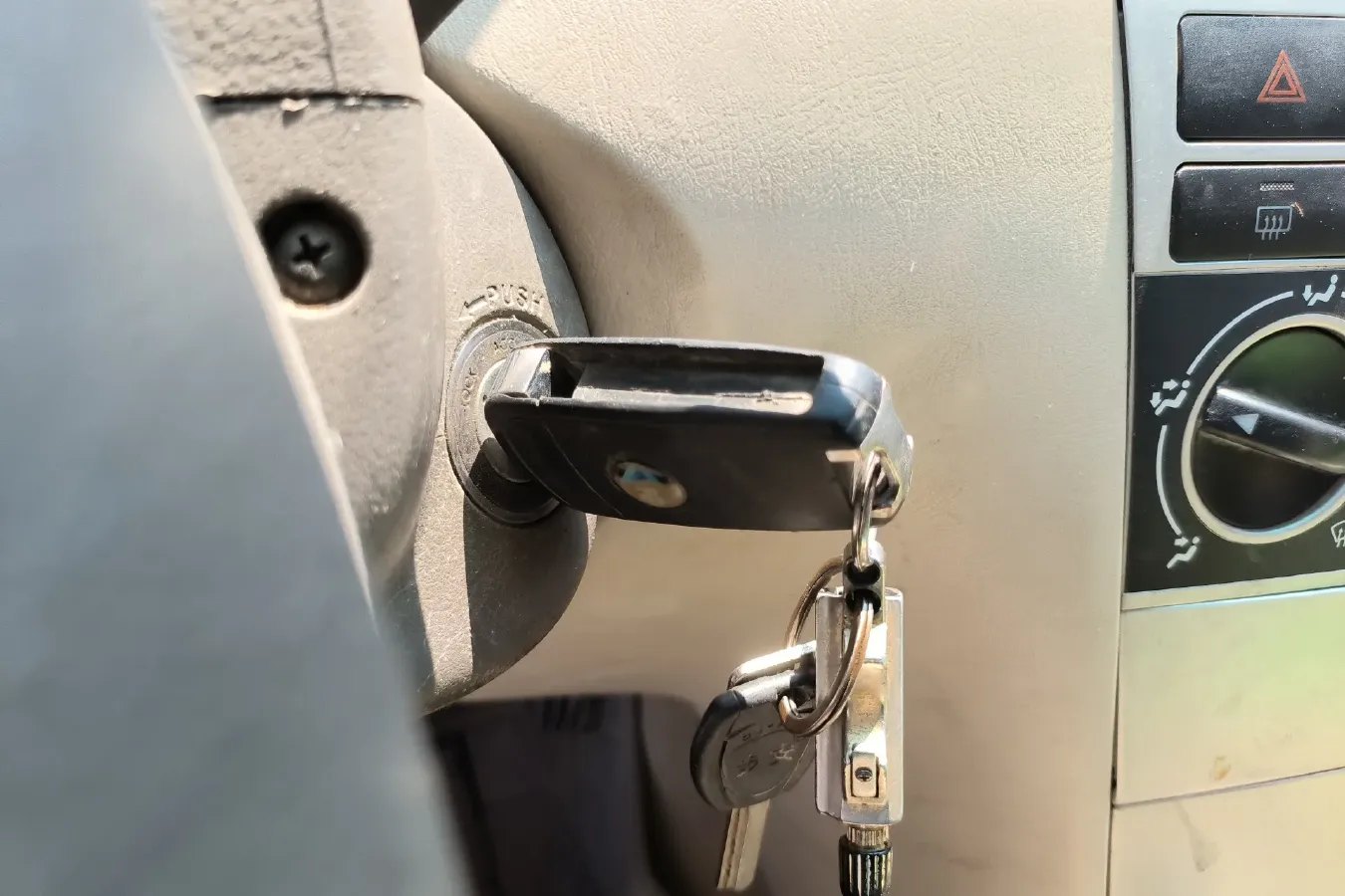 2011 BYD F3R 1.5L 107HP L4 5MT,autocango,china used car exporter,china ev exporter,chinese used car exporter,chinese used ev exporter