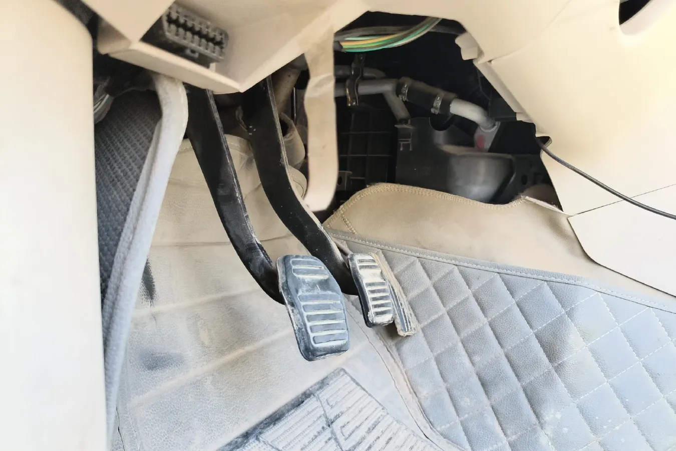 2011 BYD F3R 1.5L 107HP L4 5MT,autocango,china used car exporter,china ev exporter,chinese used car exporter,chinese used ev exporter