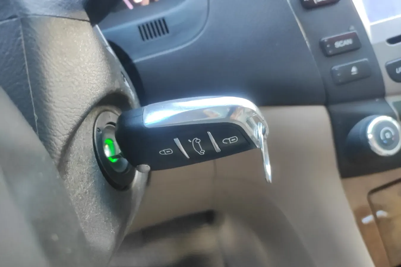 2010 BYD F6 2.4L 160HP L4 4AT,autocango,china used car exporter,china ev exporter,chinese used car exporter,chinese used ev exporter