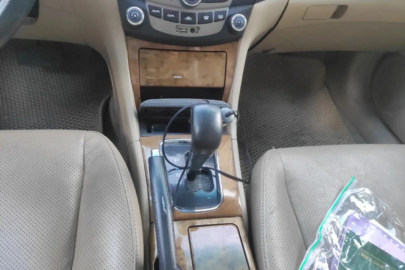 2010 BYD F6 2.4L 160HP L4 4AT,autocango,china used car exporter,china ev exporter,chinese used car exporter,chinese used ev exporter
