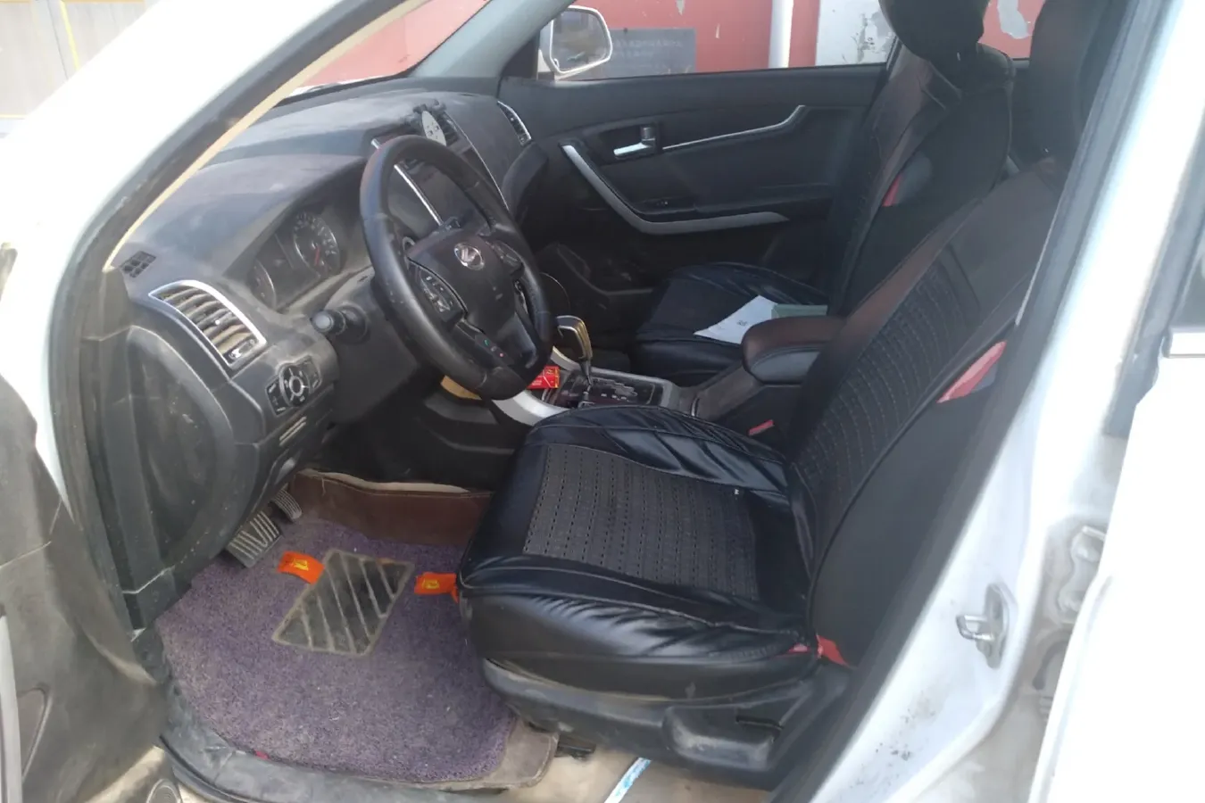 2016 Landwind X5 1.5T 150HP L4 CVT,autocango,china used car exporter,china ev exporter,chinese used car exporter,chinese used ev exporter