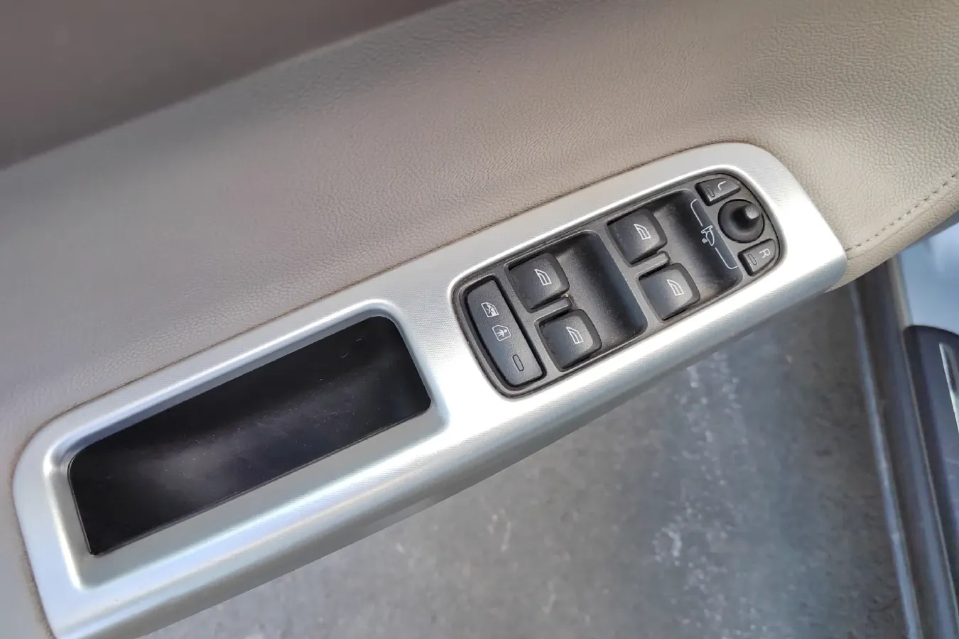 2011 Volvo S40 2.0L 141HP L4 6DCT,autocango,china used car exporter,china ev exporter,chinese used car exporter,chinese used ev exporter