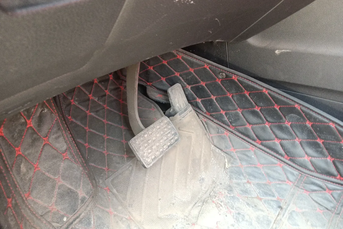 2020 Landwind RongYao 1.5T 163HP L4 7DCT,autocango,china used car exporter,china ev exporter,chinese used car exporter,chinese used ev exporter