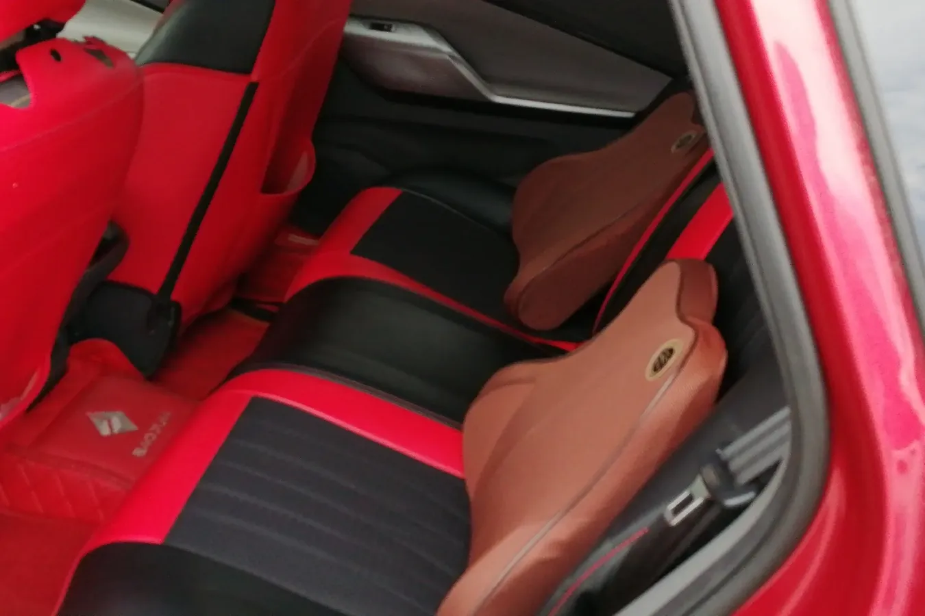 2020 BaoJun RC-5 1.5T 147HP L4 CVT,autocango,china used car exporter,china ev exporter,chinese used car exporter,chinese used ev exporter