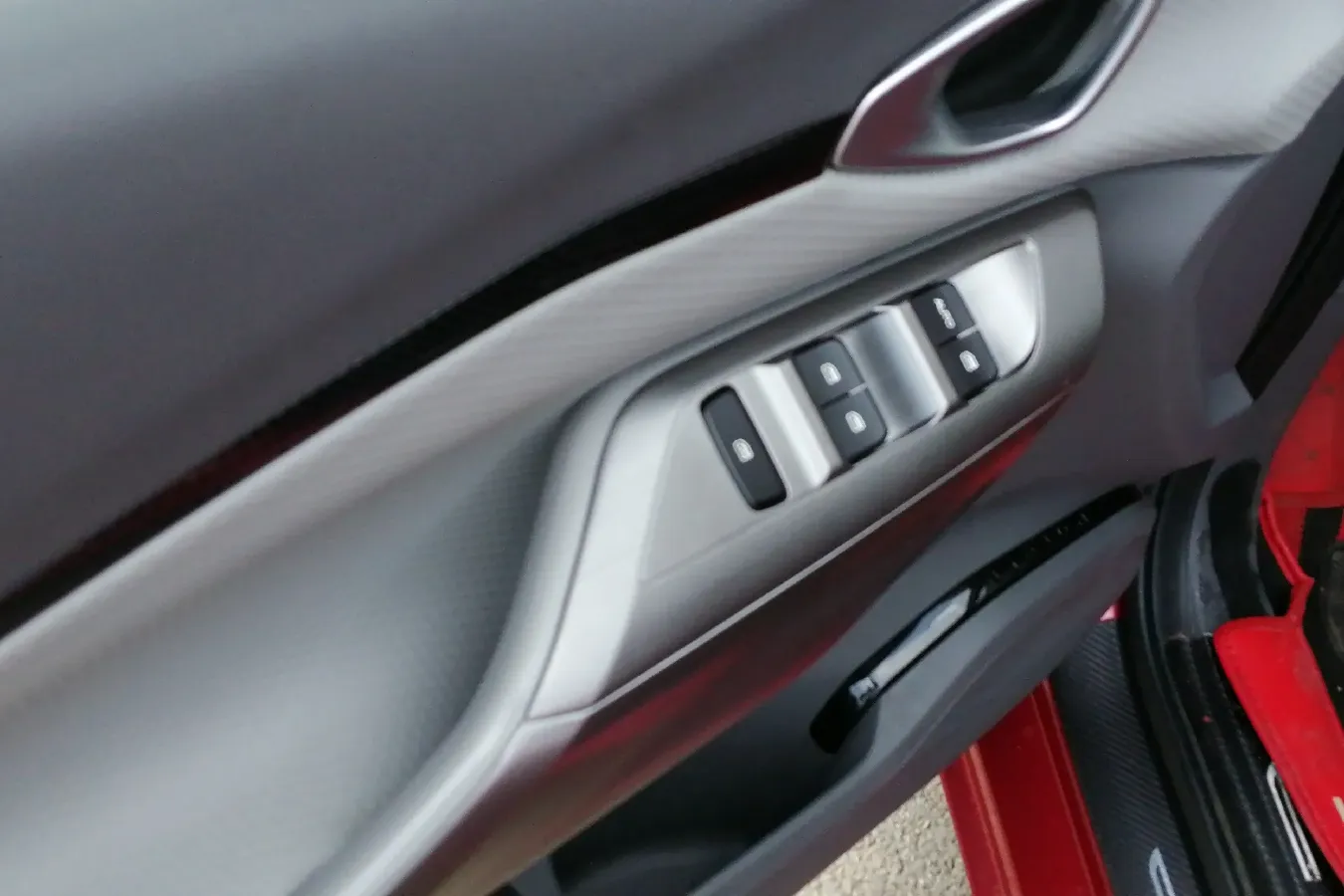 2020 BaoJun RC-5 1.5T 147HP L4 CVT,autocango,china used car exporter,china ev exporter,chinese used car exporter,chinese used ev exporter