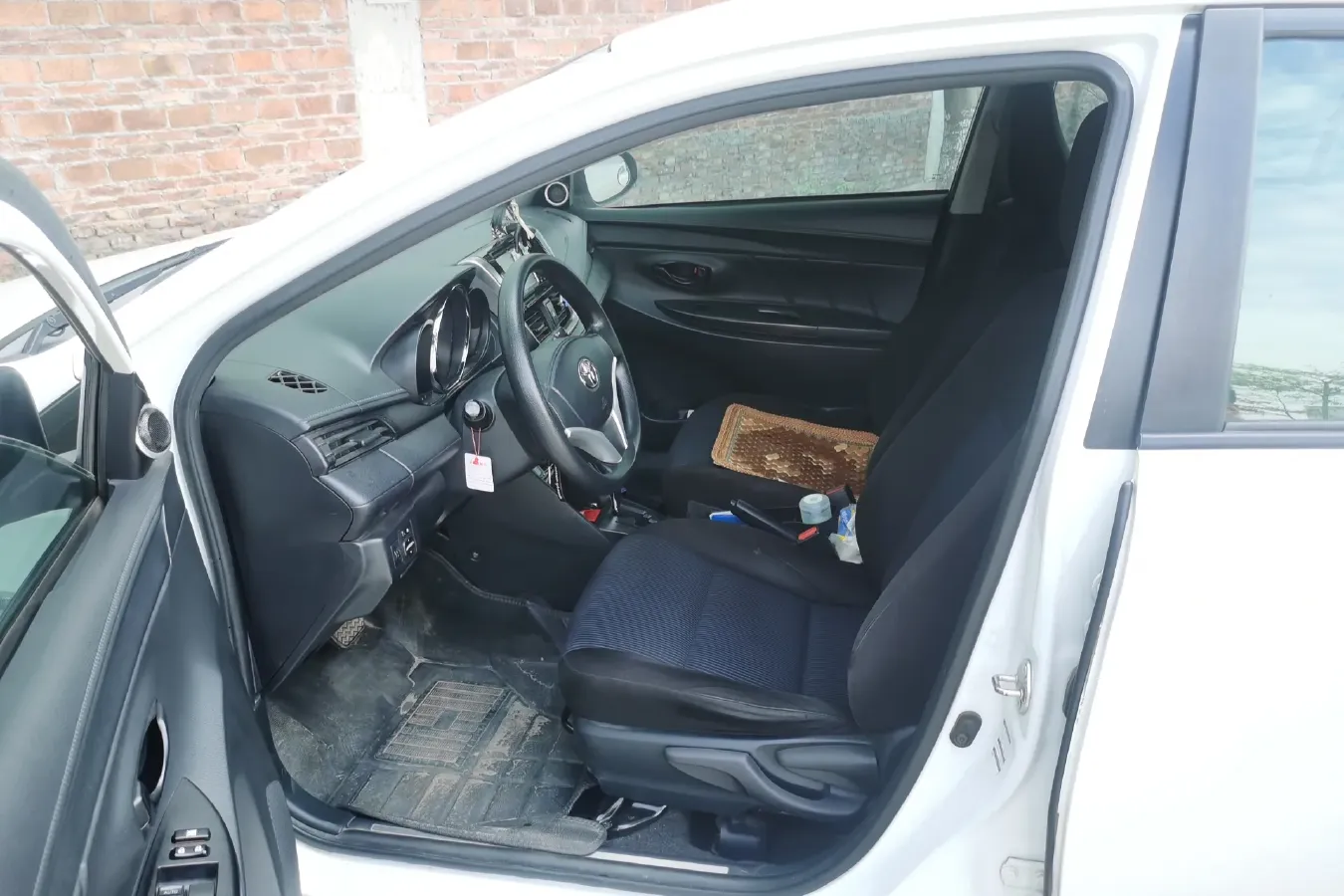 2016 Toyota Yaris L 1.5L 107HP L4 CVT,autocango,china used car exporter,china ev exporter,chinese used car exporter,chinese used ev exporter