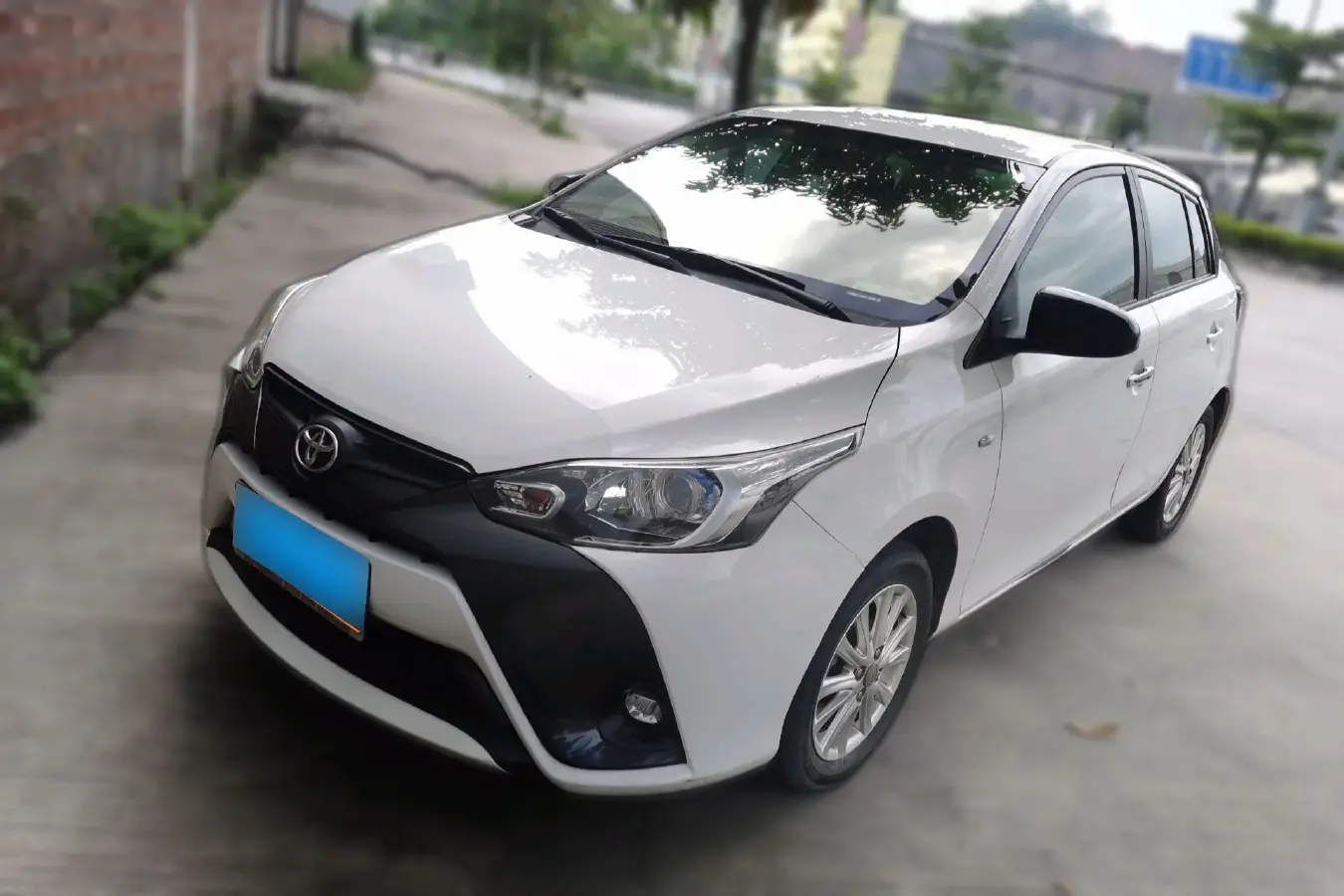 2016 Toyota Yaris L 1.5L 107HP L4 CVT