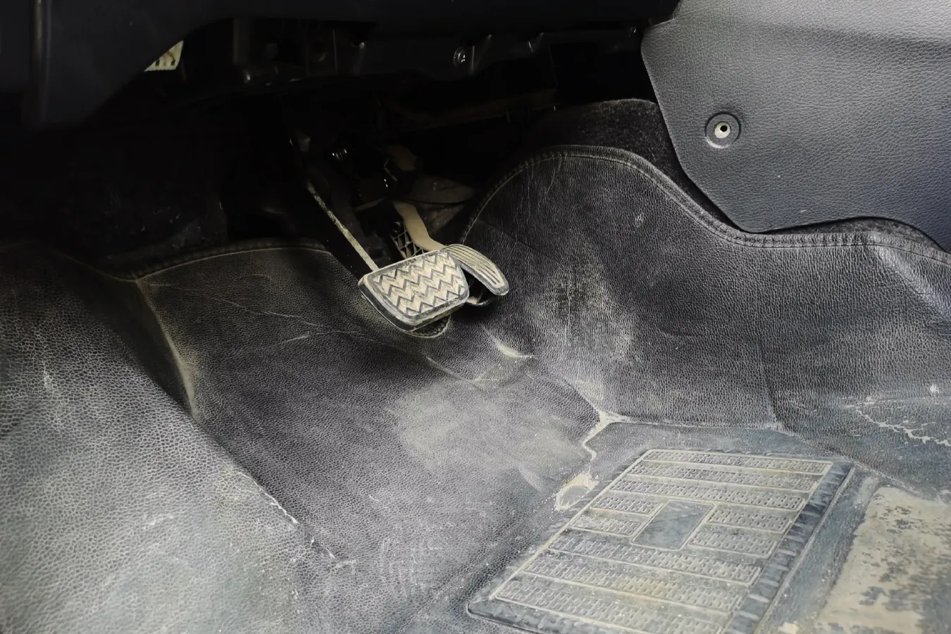 2016 Toyota Yaris L 1.5L 107HP L4 CVT,autocango,china used car exporter,china ev exporter,chinese used car exporter,chinese used ev exporter