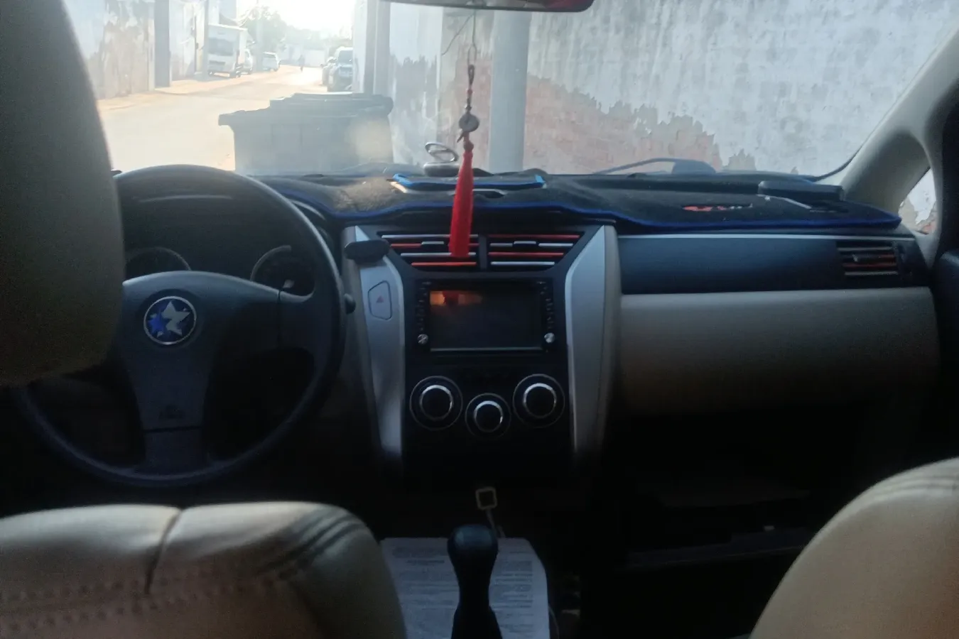 2012 Venucia R50 1.6L 117HP L4 5MT,autocango,china used car exporter,china ev exporter,chinese used car exporter,chinese used ev exporter