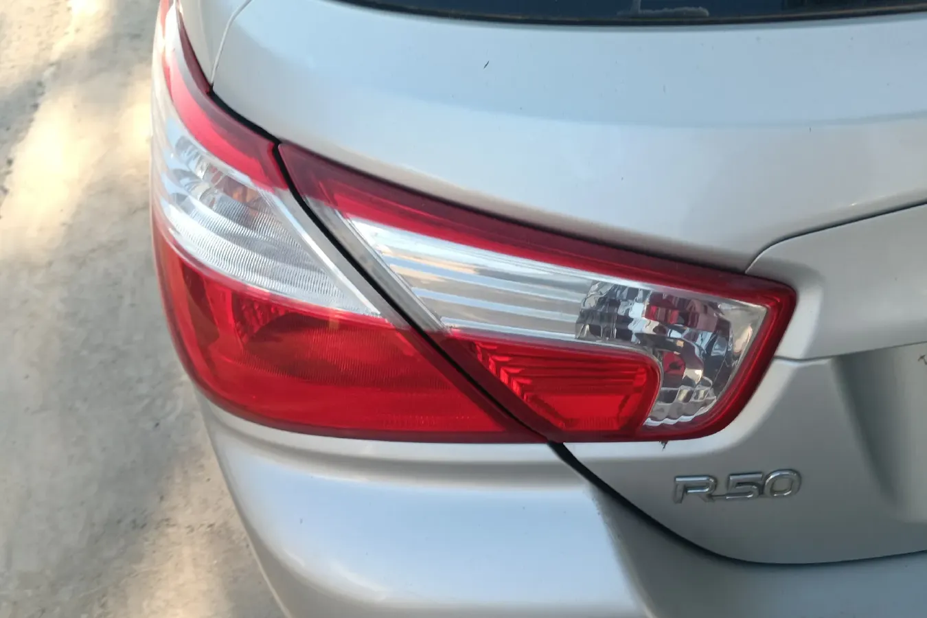 2012 Venucia R50 1.6L 117HP L4 5MT,autocango,china used car exporter,china ev exporter,chinese used car exporter,chinese used ev exporter