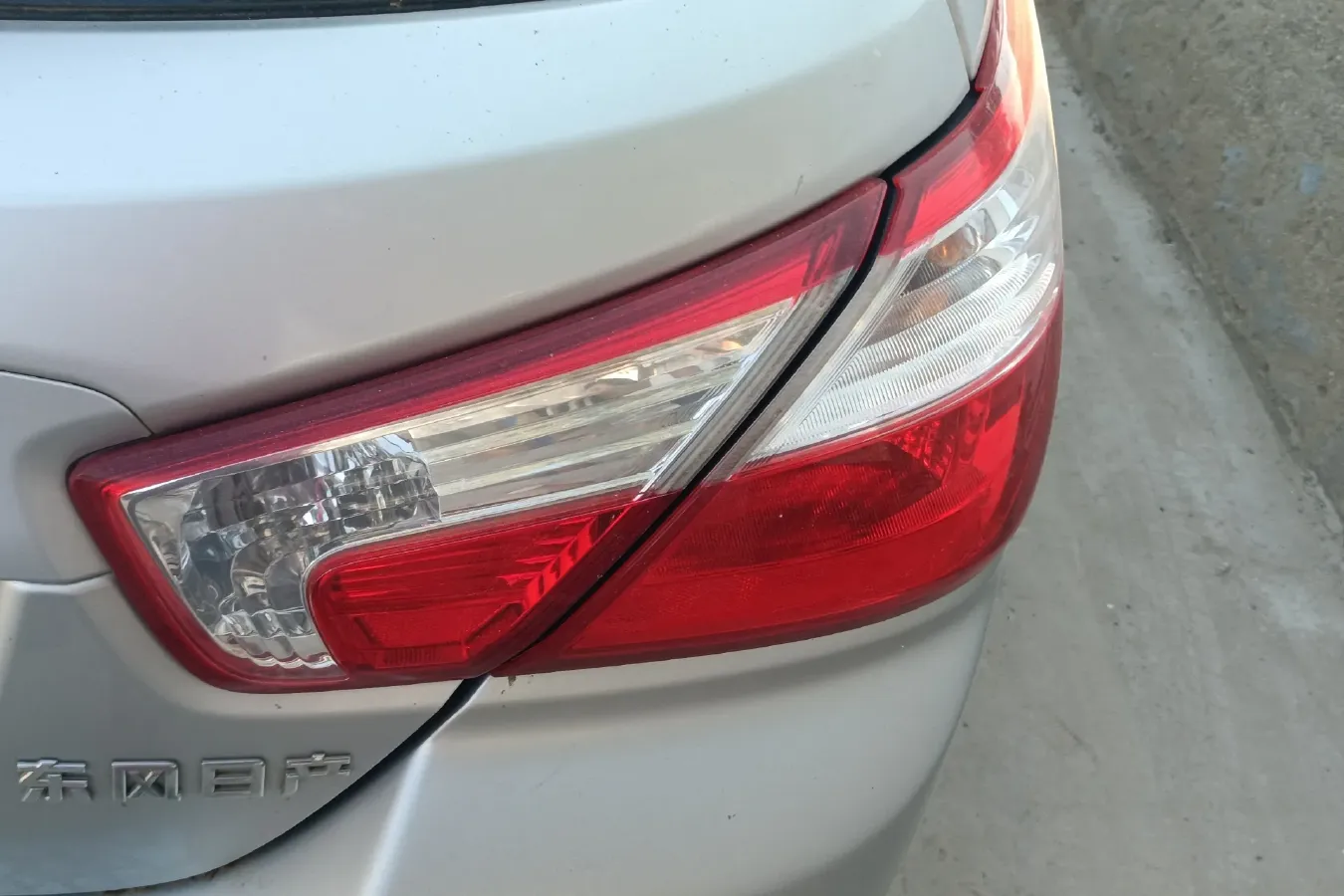 2012 Venucia R50 1.6L 117HP L4 5MT,autocango,china used car exporter,china ev exporter,chinese used car exporter,chinese used ev exporter