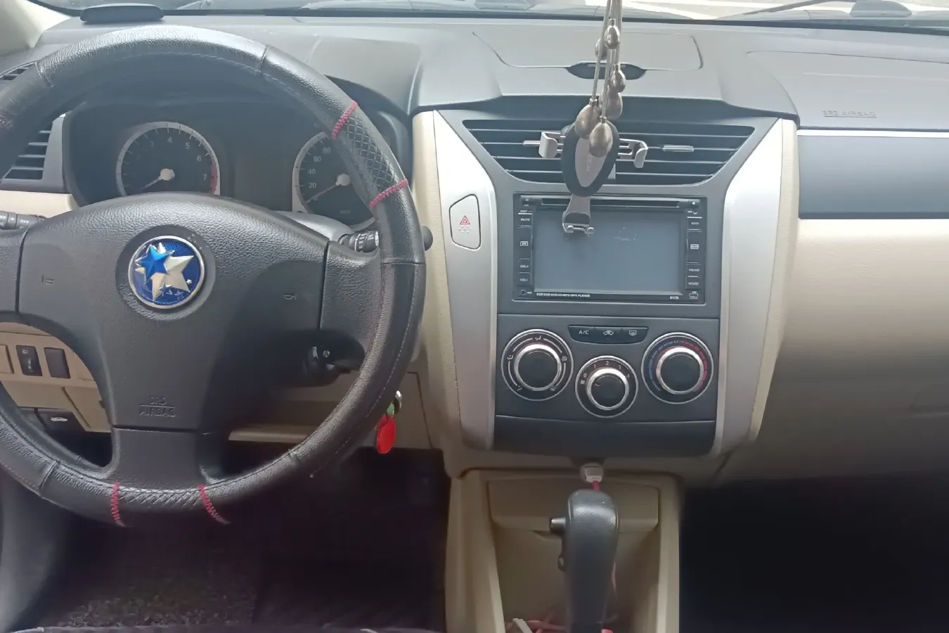 2012 Venucia R50 1.6L 117HP L4 4AT,autocango,china used car exporter,china ev exporter,chinese used car exporter,chinese used ev exporter