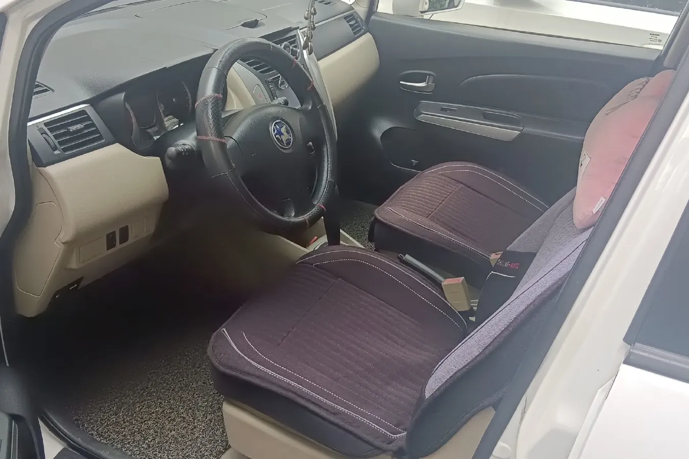 2012 Venucia R50 1.6L 117HP L4 4AT,autocango,china used car exporter,china ev exporter,chinese used car exporter,chinese used ev exporter