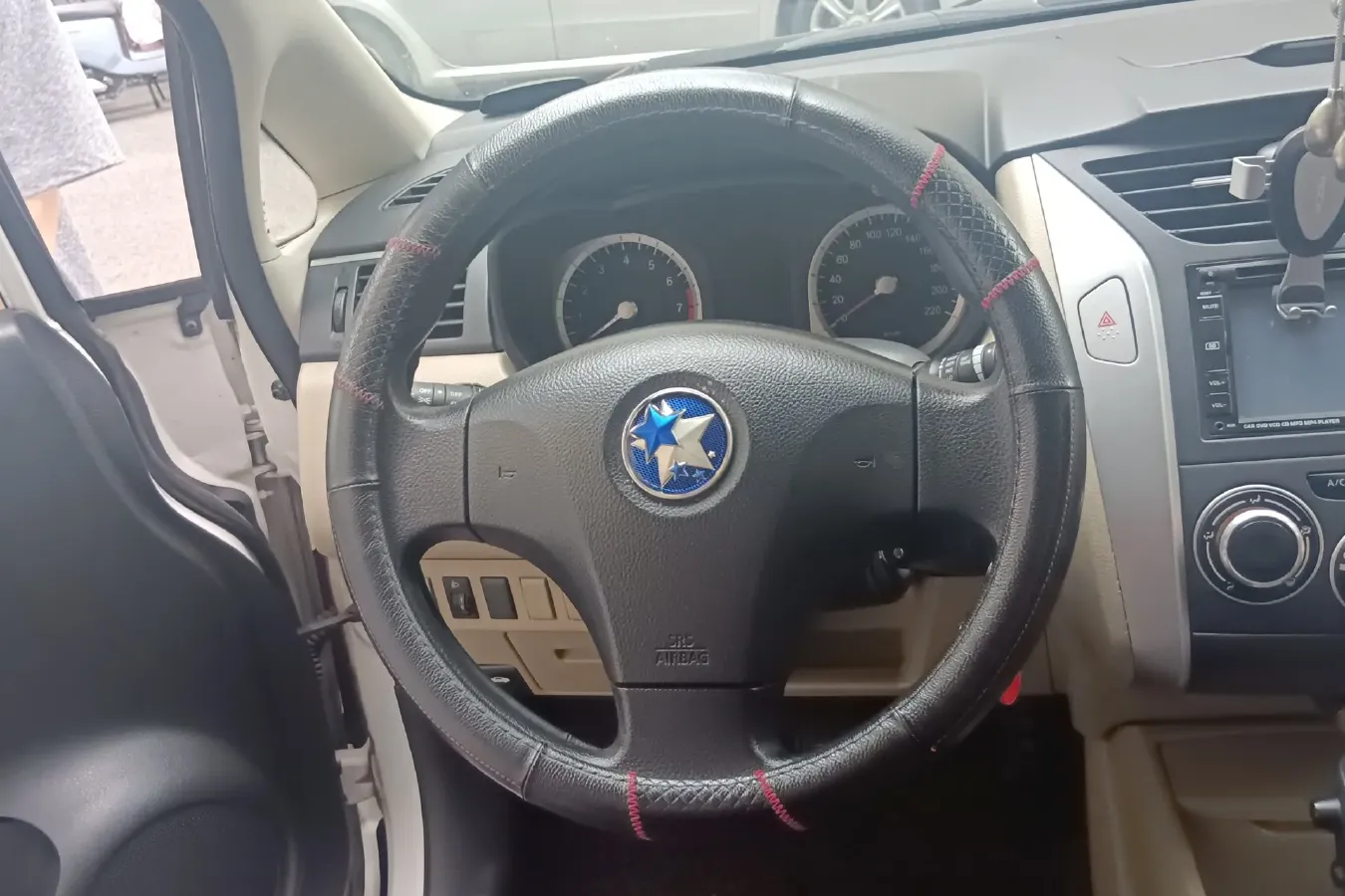 2012 Venucia R50 1.6L 117HP L4 4AT,autocango,china used car exporter,china ev exporter,chinese used car exporter,chinese used ev exporter