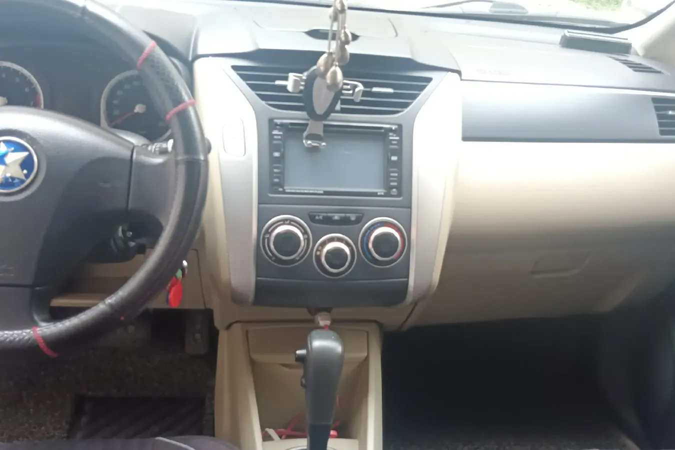 2012 Venucia R50 1.6L 117HP L4 4AT,autocango,china used car exporter,china ev exporter,chinese used car exporter,chinese used ev exporter