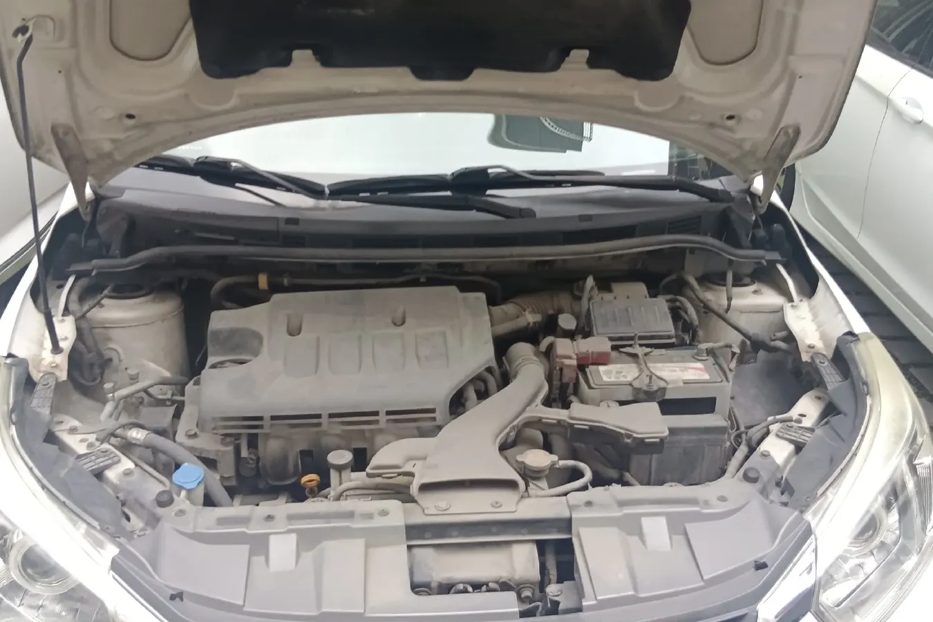 2012 Venucia R50 1.6L 117HP L4 4AT,autocango,china used car exporter,china ev exporter,chinese used car exporter,chinese used ev exporter