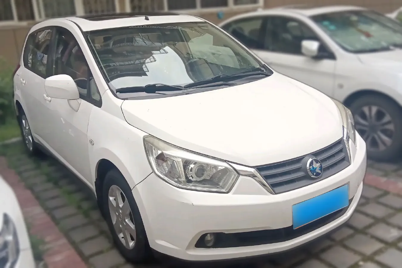 2012 Venucia R50 1.6L 117HP L4 4AT,autocango,china used car exporter,china ev exporter,chinese used car exporter,chinese used ev exporter