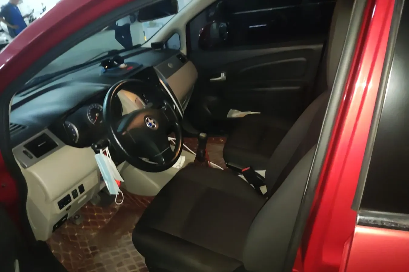 2015 Venucia R50 1.6L 117HP L4 5MT,autocango,china used car exporter,china ev exporter,chinese used car exporter,chinese used ev exporter