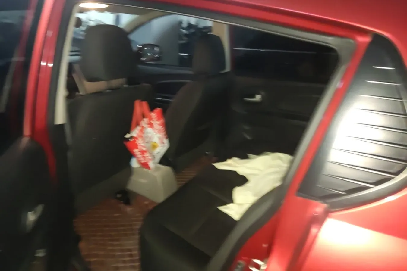 2015 Venucia R50 1.6L 117HP L4 5MT,autocango,china used car exporter,china ev exporter,chinese used car exporter,chinese used ev exporter