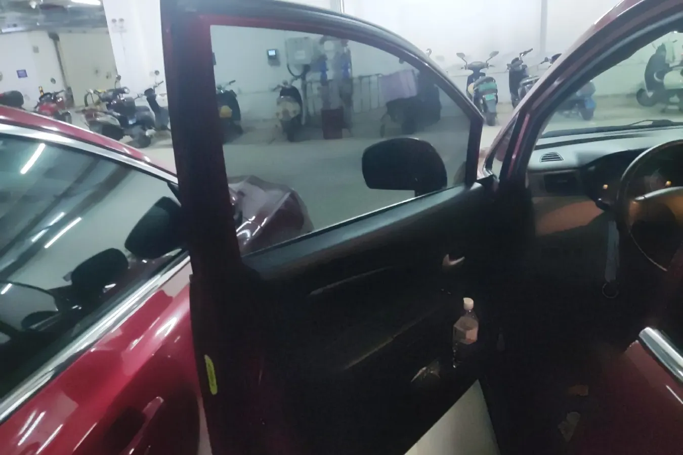 2015 Venucia R50 1.6L 117HP L4 5MT,autocango,china used car exporter,china ev exporter,chinese used car exporter,chinese used ev exporter