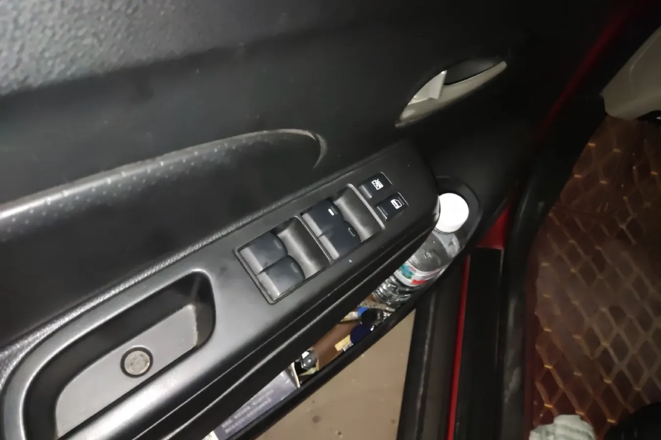 2015 Venucia R50 1.6L 117HP L4 5MT,autocango,china used car exporter,china ev exporter,chinese used car exporter,chinese used ev exporter