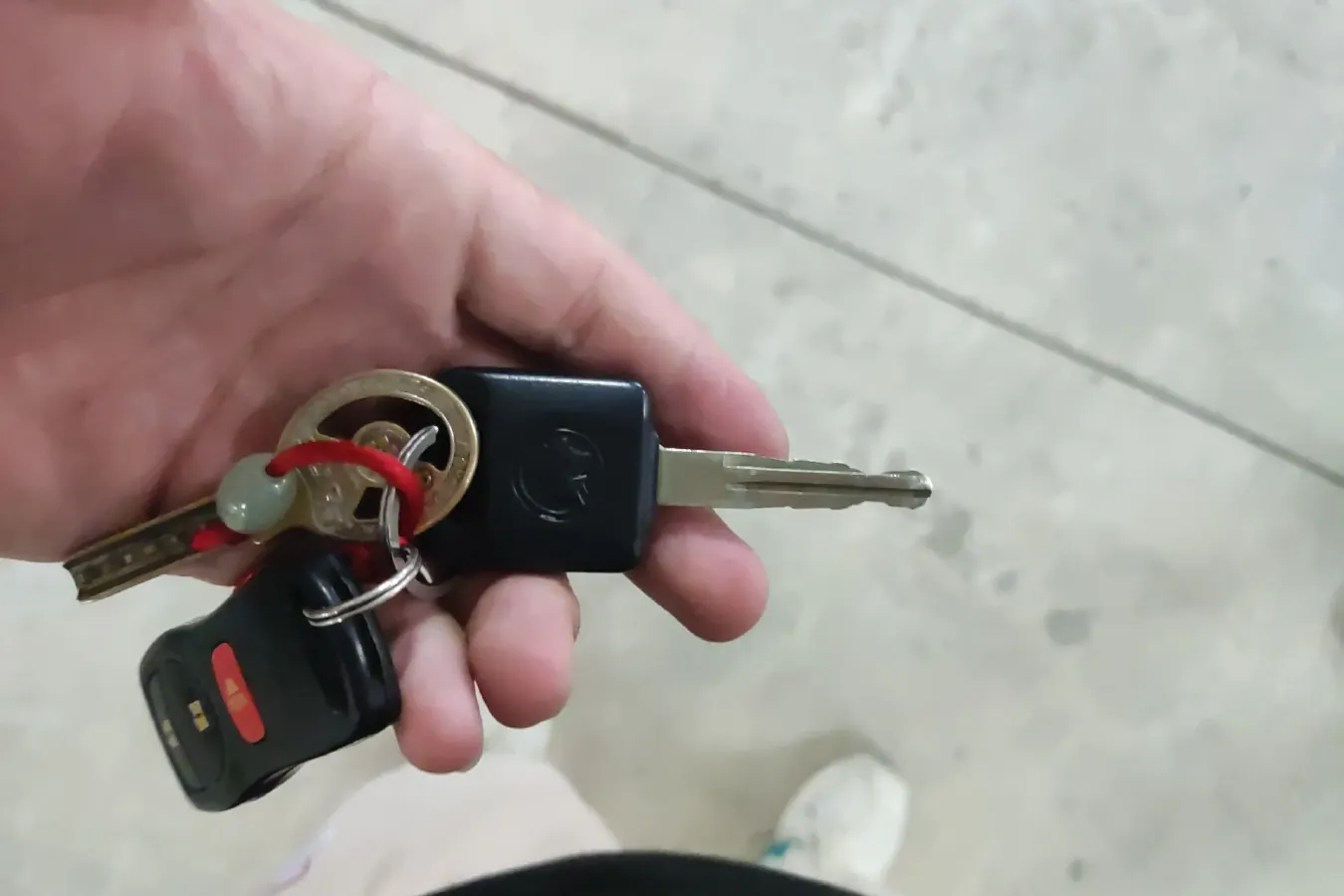 2015 Venucia R50 1.6L 117HP L4 5MT,autocango,china used car exporter,china ev exporter,chinese used car exporter,chinese used ev exporter