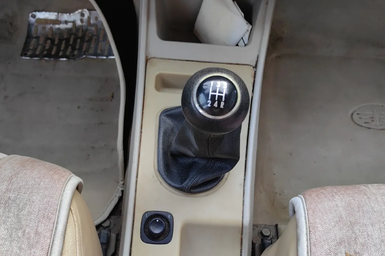 2009 FAW Vita 1.5L 102HP L4 5MT,autocango,china used car exporter,china ev exporter,chinese used car exporter,chinese used ev exporter