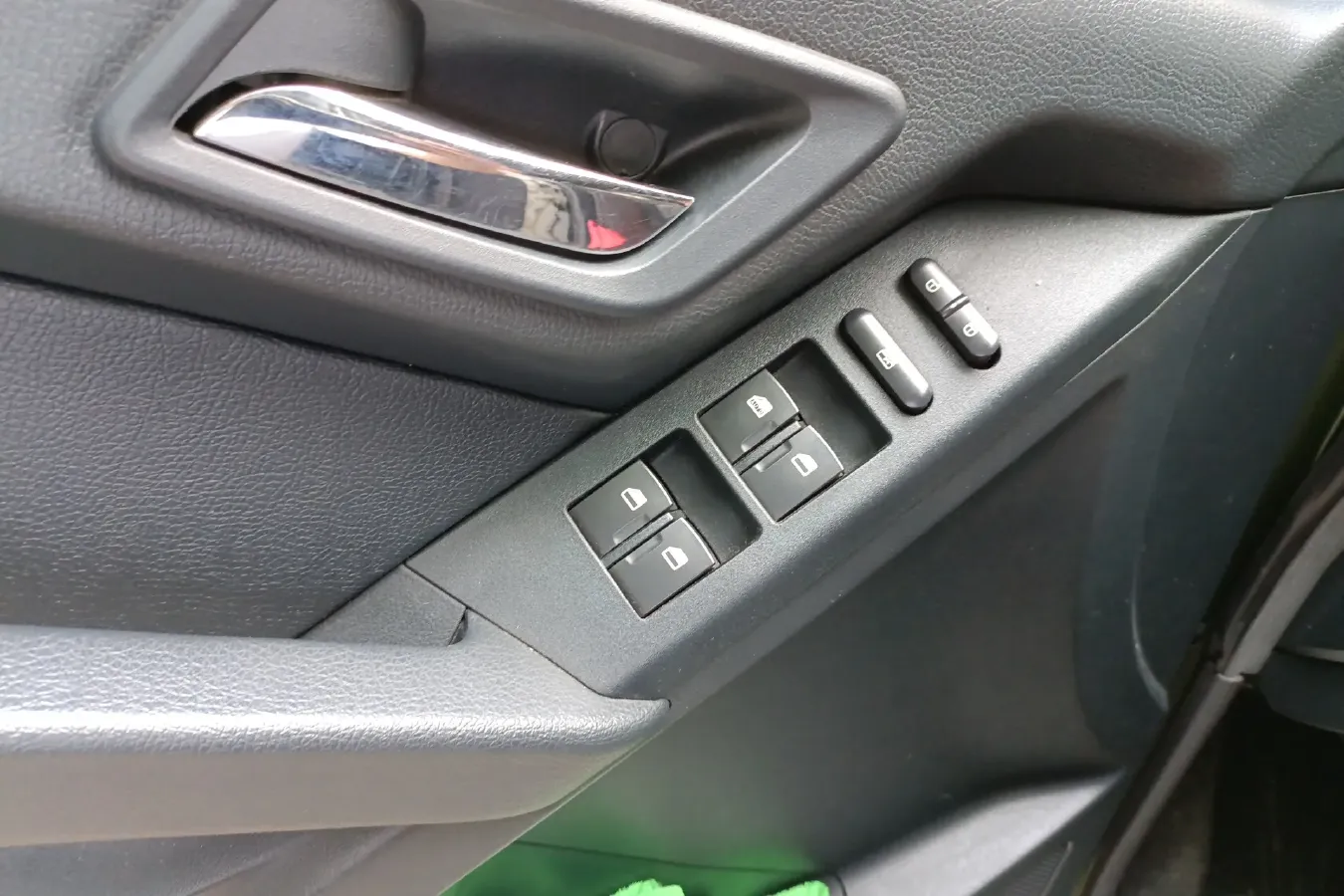 2016 Leopaard Q6 2.4L 147HP L4 5MT,autocango,china used car exporter,china ev exporter,chinese used car exporter,chinese used ev exporter