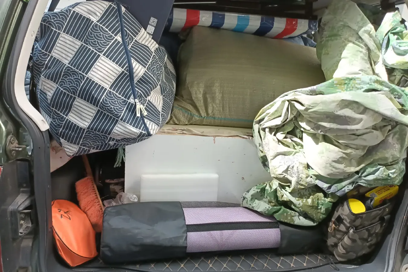 2016 Leopaard Q6 2.4L 147HP L4 5MT,autocango,china used car exporter,china ev exporter,chinese used car exporter,chinese used ev exporter