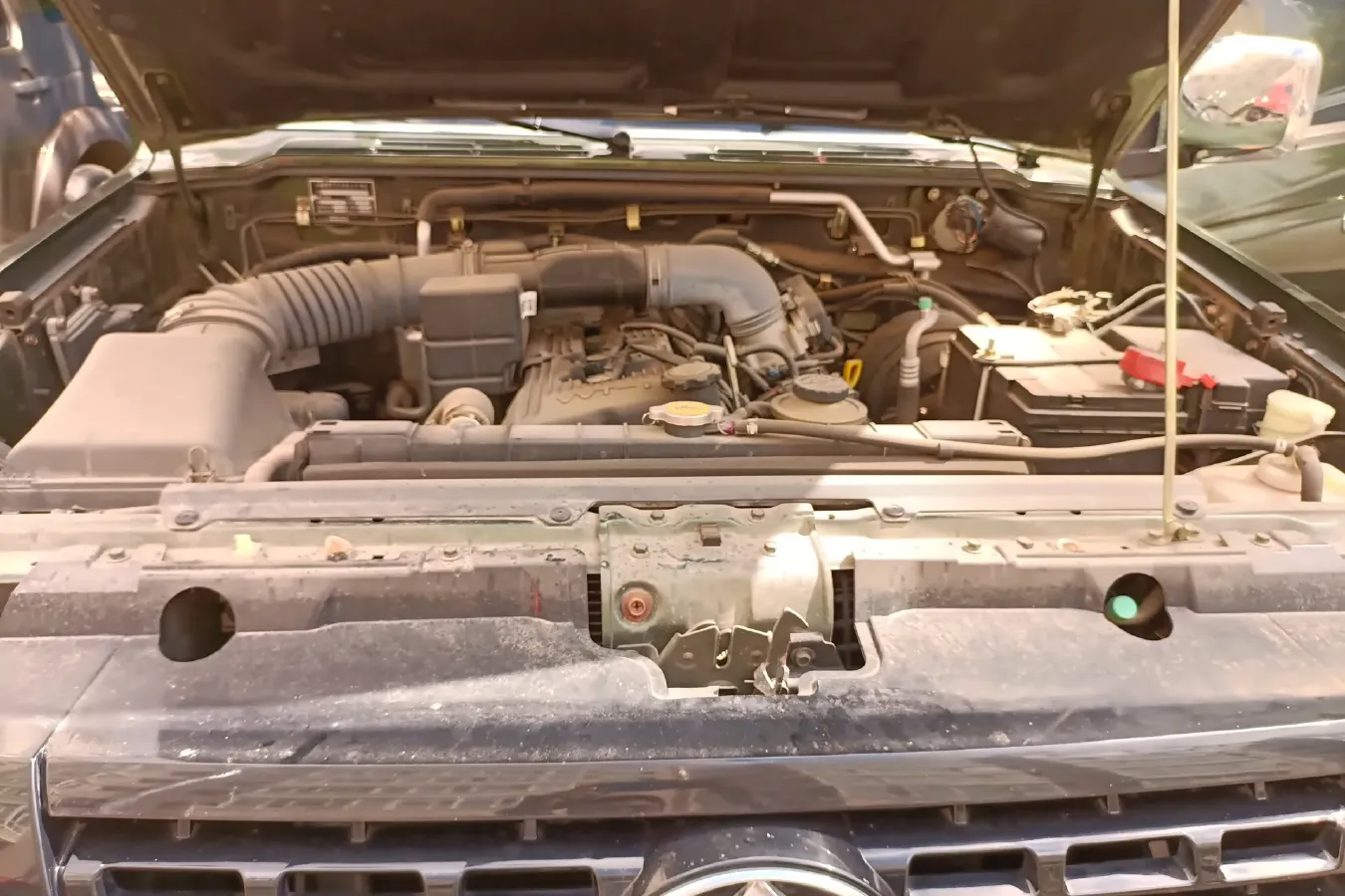 2016 Leopaard Q6 2.4L 147HP L4 5MT,autocango,china used car exporter,china ev exporter,chinese used car exporter,chinese used ev exporter