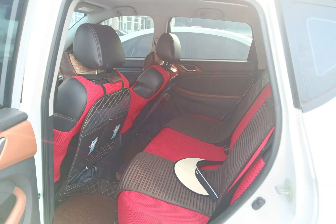 2017 Landwind X2 1.6L 125HP L4 5MT,autocango,china used car exporter,china ev exporter,chinese used car exporter,chinese used ev exporter