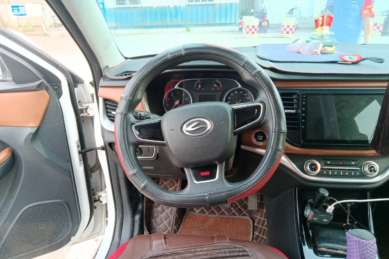 2017 Landwind X2 1.6L 125HP L4 5MT,autocango,china used car exporter,china ev exporter,chinese used car exporter,chinese used ev exporter