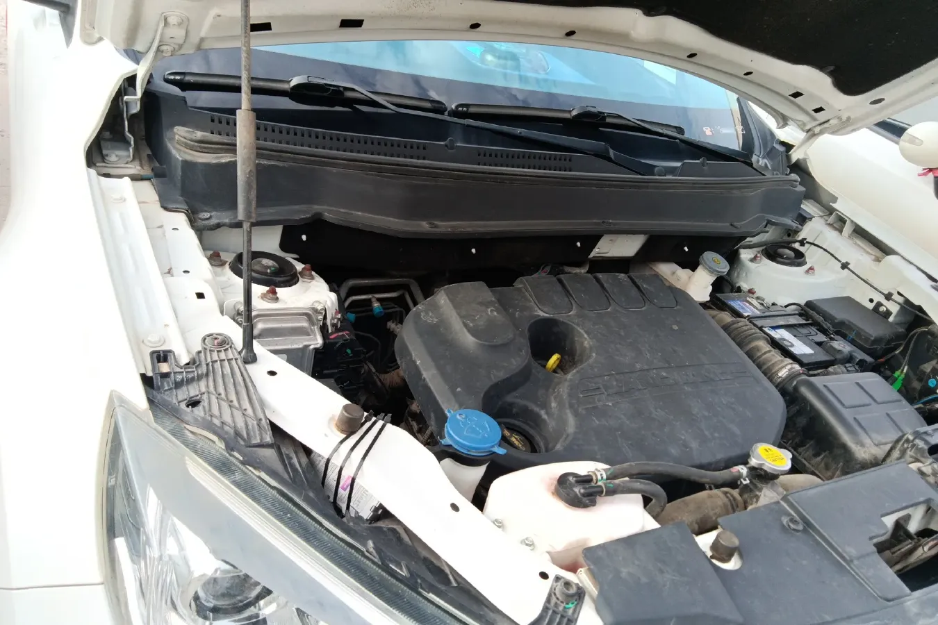 2017 Landwind X2 1.6L 125HP L4 5MT,autocango,china used car exporter,china ev exporter,chinese used car exporter,chinese used ev exporter