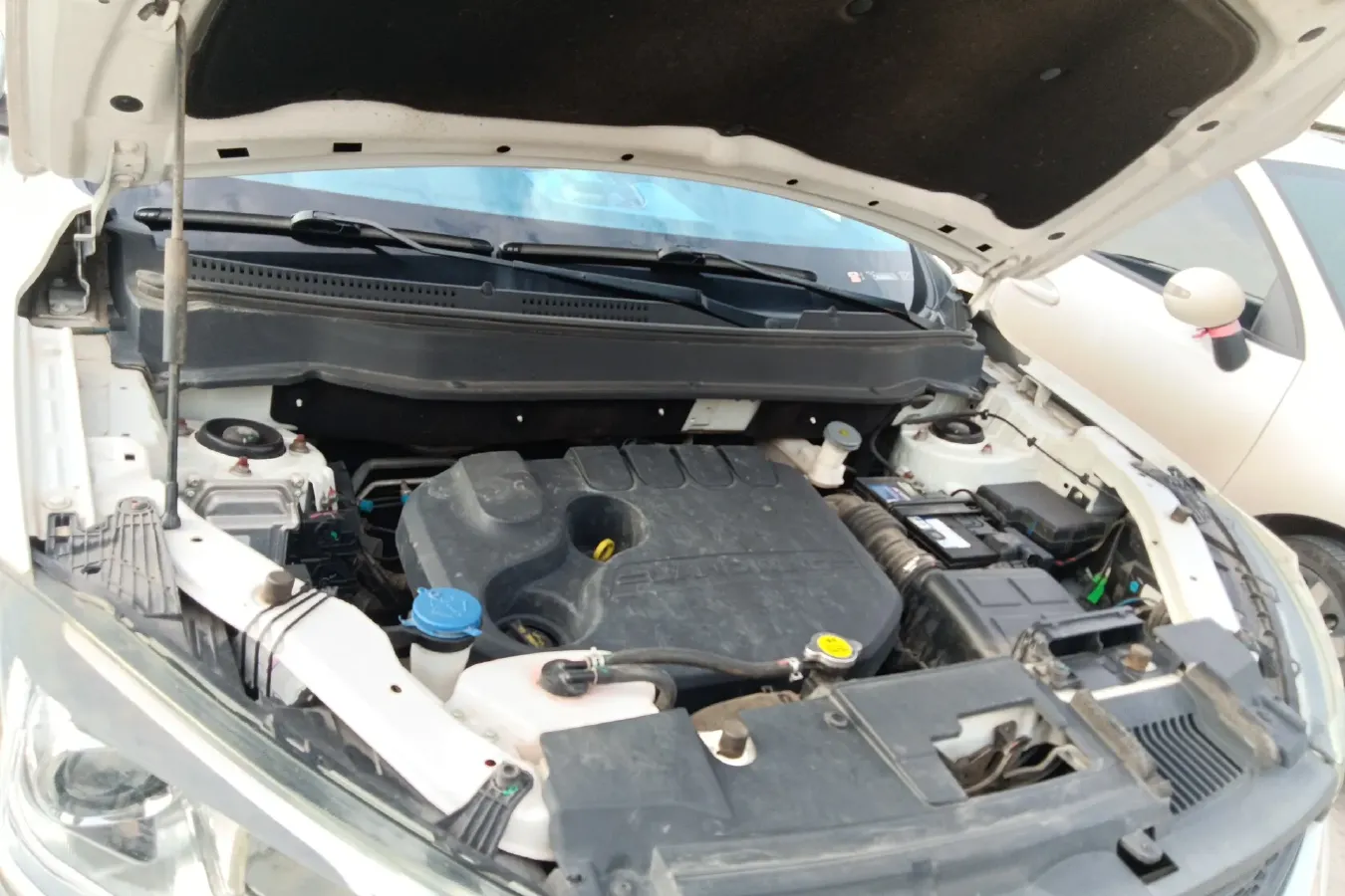 2017 Landwind X2 1.6L 125HP L4 5MT,autocango,china used car exporter,china ev exporter,chinese used car exporter,chinese used ev exporter